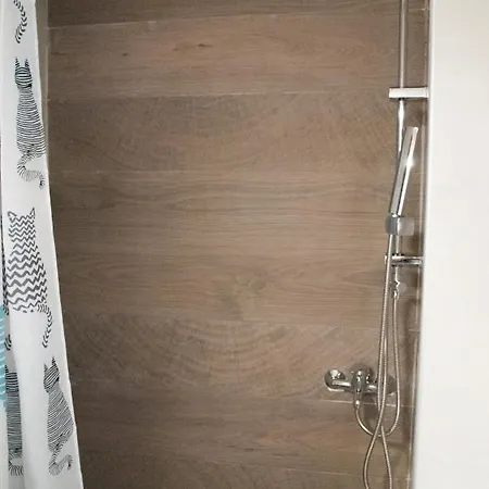 Mina's Spacious : June '23 Renovated Apartman Szaloniki